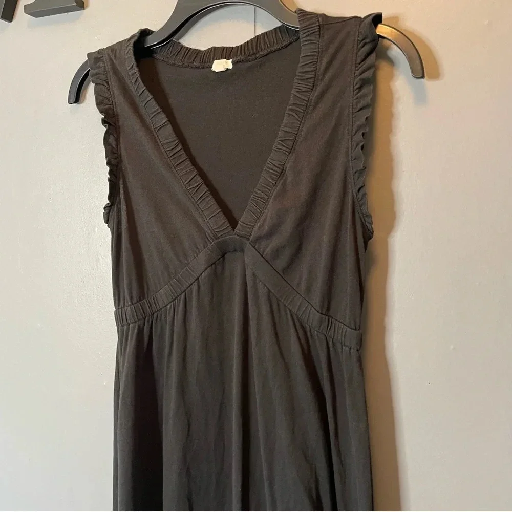 J.Crew black sleeveless ruffle trim vneck dress women’s size small